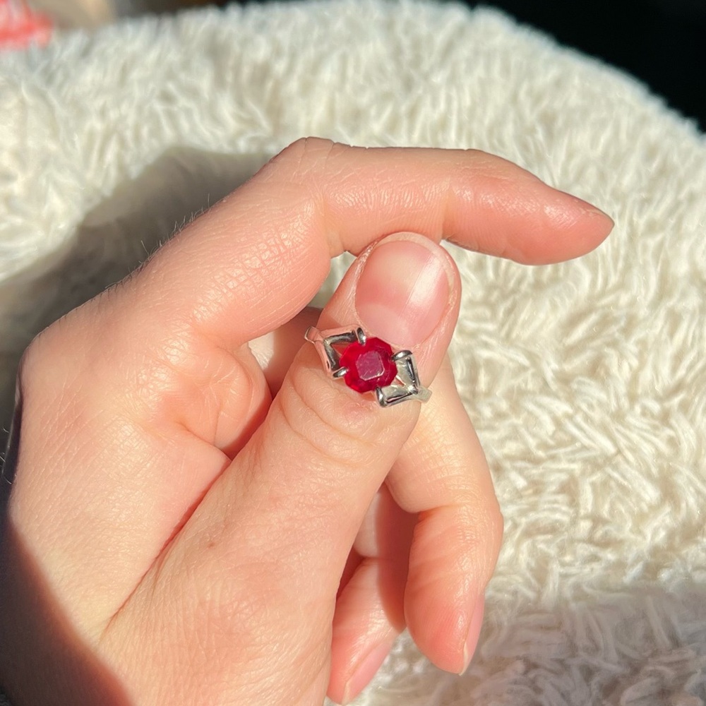 Silver & Ruby Tone Ring - Picture 3 of 5